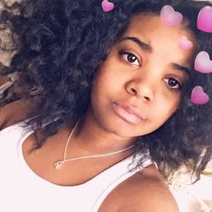 Meet your Posher, Alicia